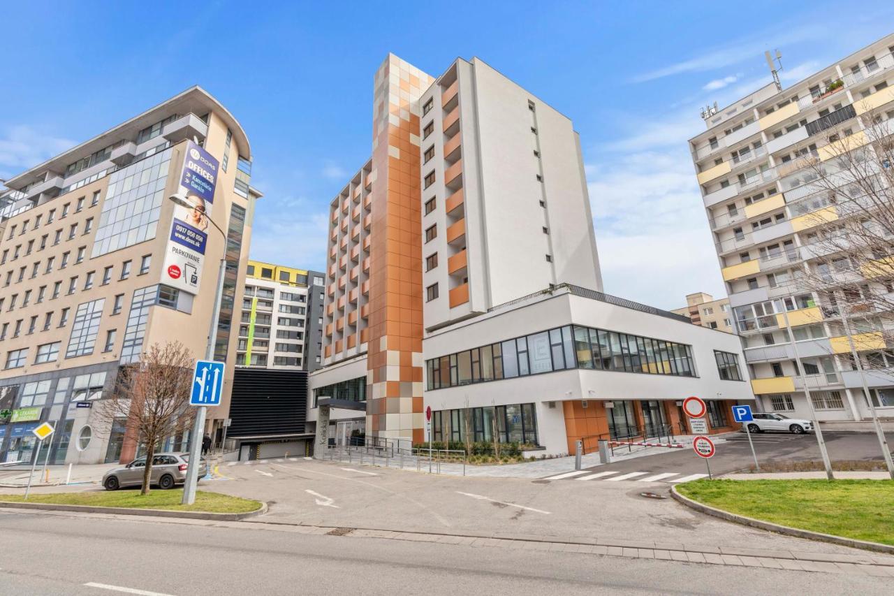 Lam Green - Ac -Balcony Bratislava Bagian luar foto