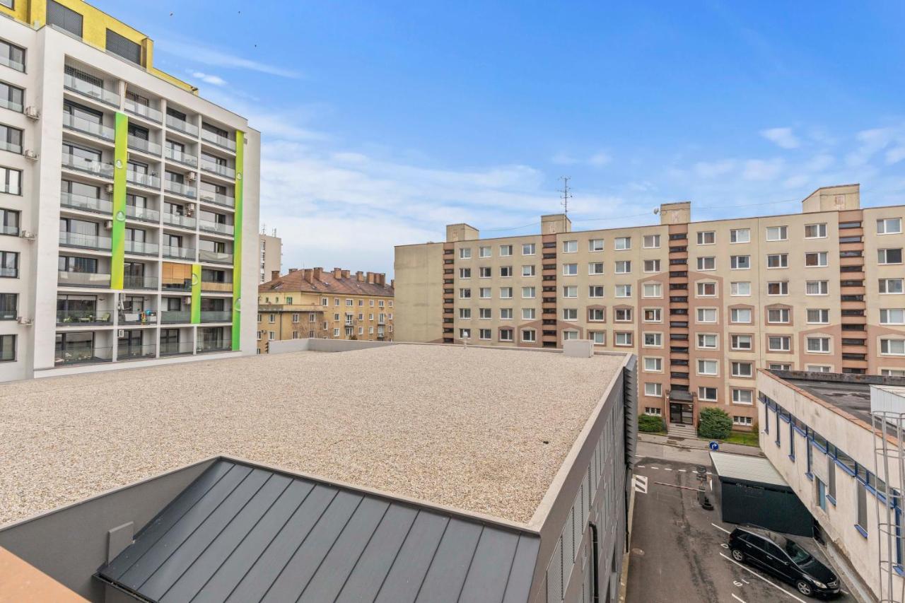 Lam Green - Ac -Balcony Bratislava Bagian luar foto